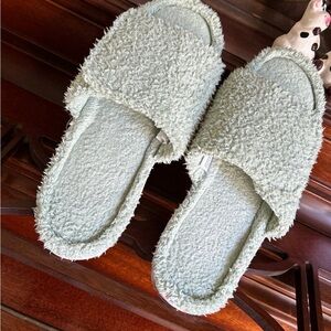 Slippers